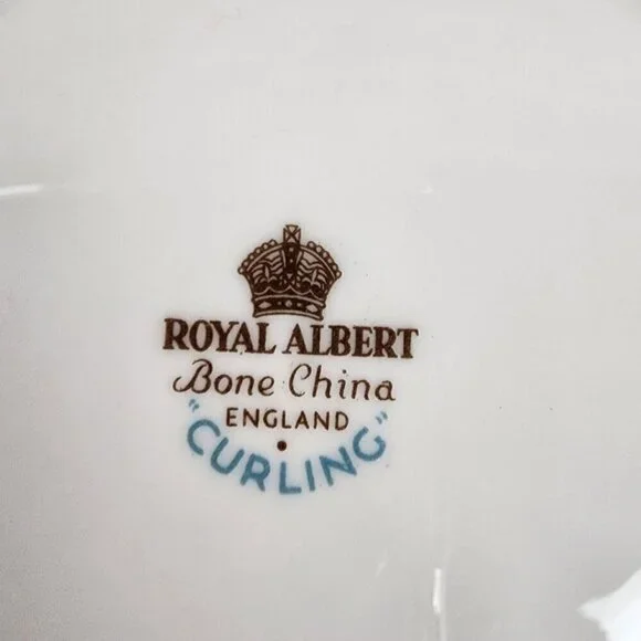 Vintage Royal Albert Curling Ashtray England Bone China Gold Guild Edge - Picture 2 of 9